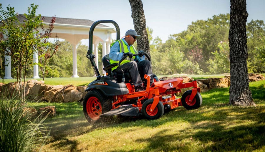Z400 SERIES MOWERS - Lulich Implement Inc